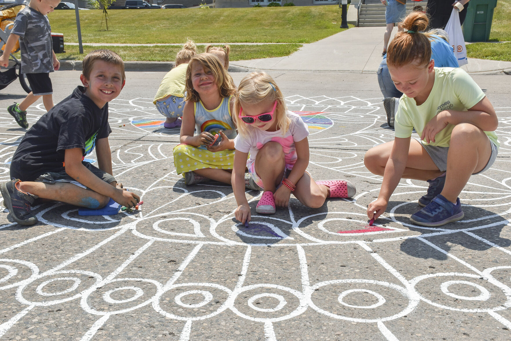 Wahpeton woman wins Fan Favorite award at Borderline Chalkfest